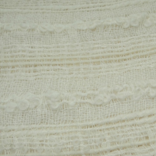 White hand-woven alpaca scarf